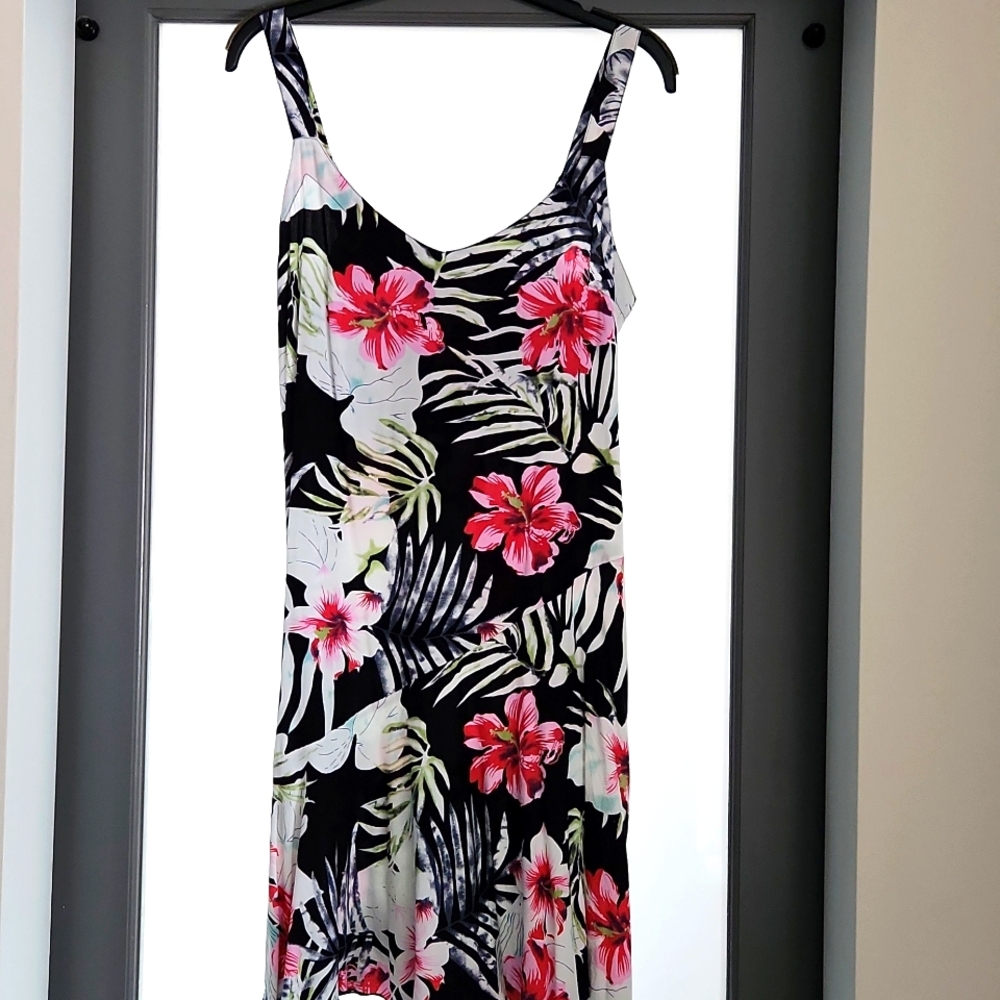 Peppermint Bay size M flared floral sundress